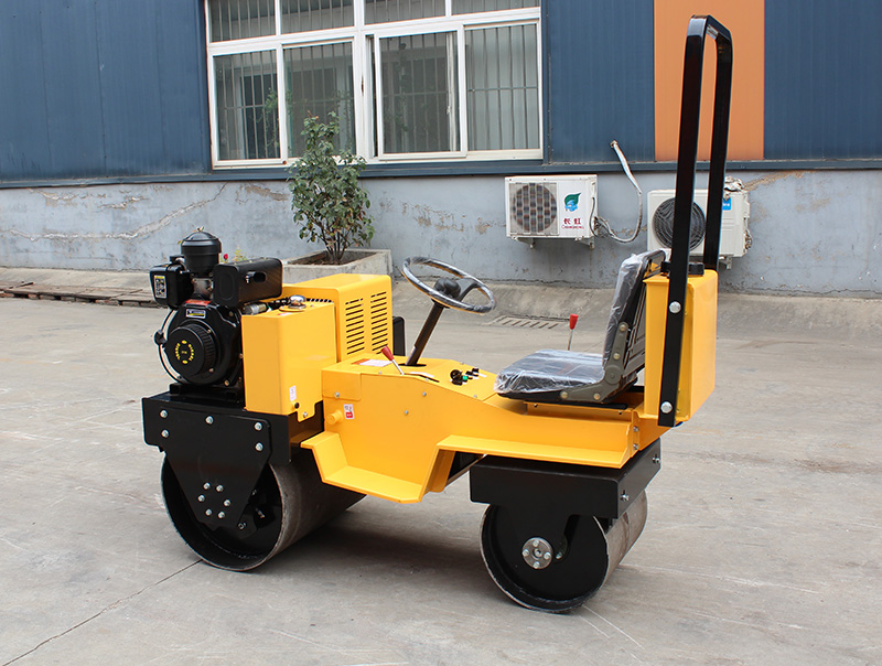 Small Ride-On Roller——850 Water Cooled Diesel